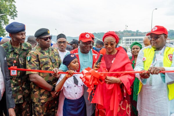 Oluremi-Tinubu-commissioning-Nigerian-Red-Cross-headquarters-600x400-1.jpg